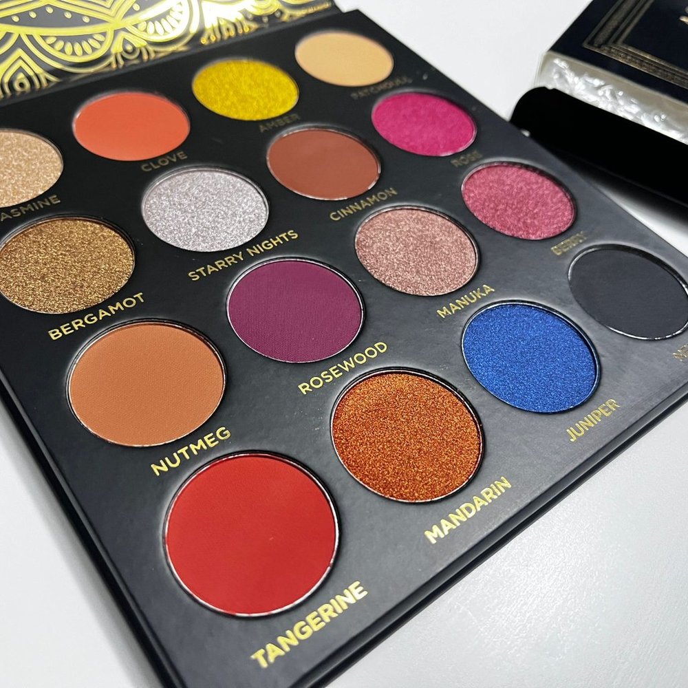 QUINTESSENTIAL PALETTE